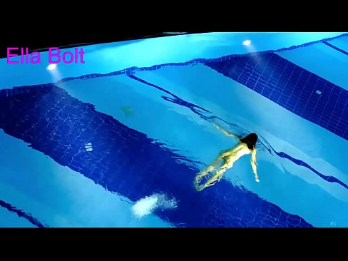 ❤️ Não consigo parar de ver, jovem loira apanhada a nadar nua na piscina da estância balnear ELLA BOLT Porno vk em porno pt.eviewporn.ru ❌❤